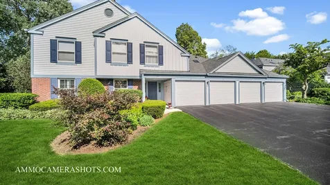 1671 Grosvenor Circle Wheaton IL 60189