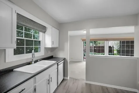 1671 Grosvenor Circle Wheaton IL 60189