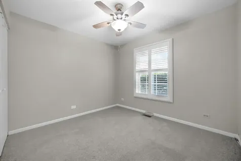 1671 Grosvenor Circle Wheaton IL 60189