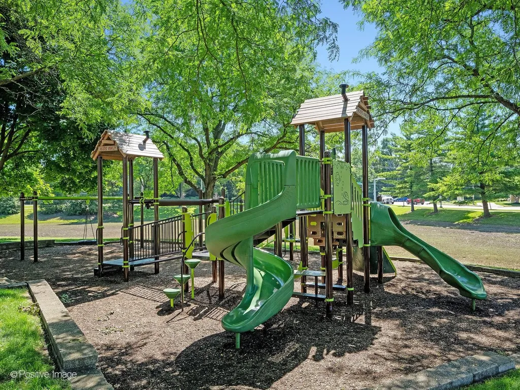 38 Crab Tree Drive Westmont IL 60559