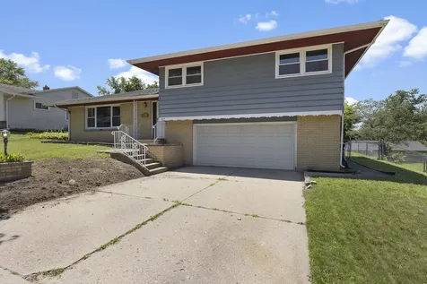 2219 24TH Street Rockford IL 61108