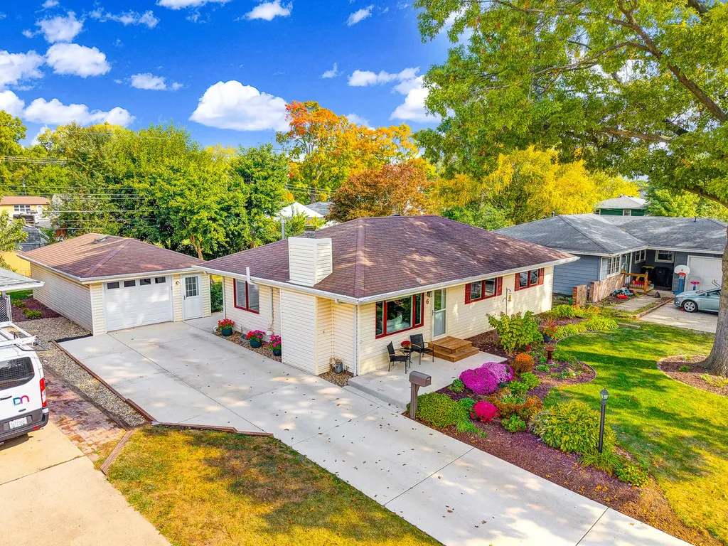 6 Wilmette Drive Normal IL 61761