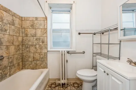 6517 North Bosworth Avenue Chicago IL 60626