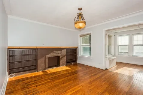 6517 North Bosworth Avenue Chicago IL 60626