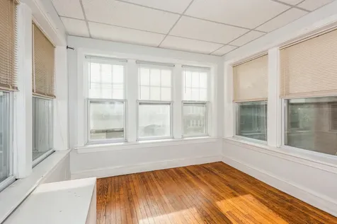 6517 North Bosworth Avenue Chicago IL 60626