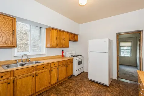 6517 North Bosworth Avenue Chicago IL 60626