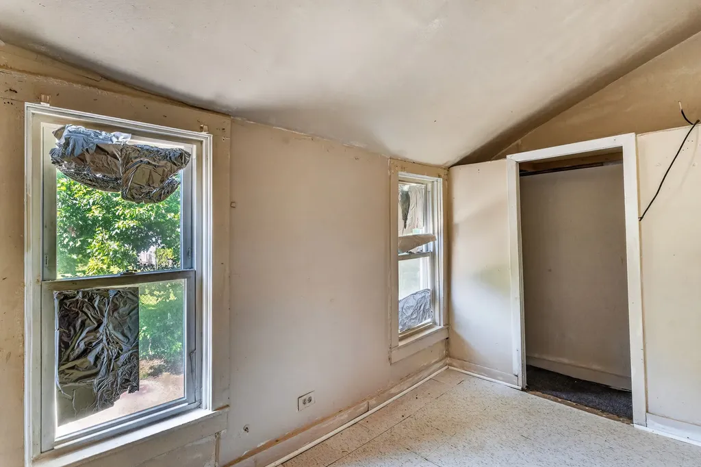 11715 South Wentworth Avenue Chicago IL 60628