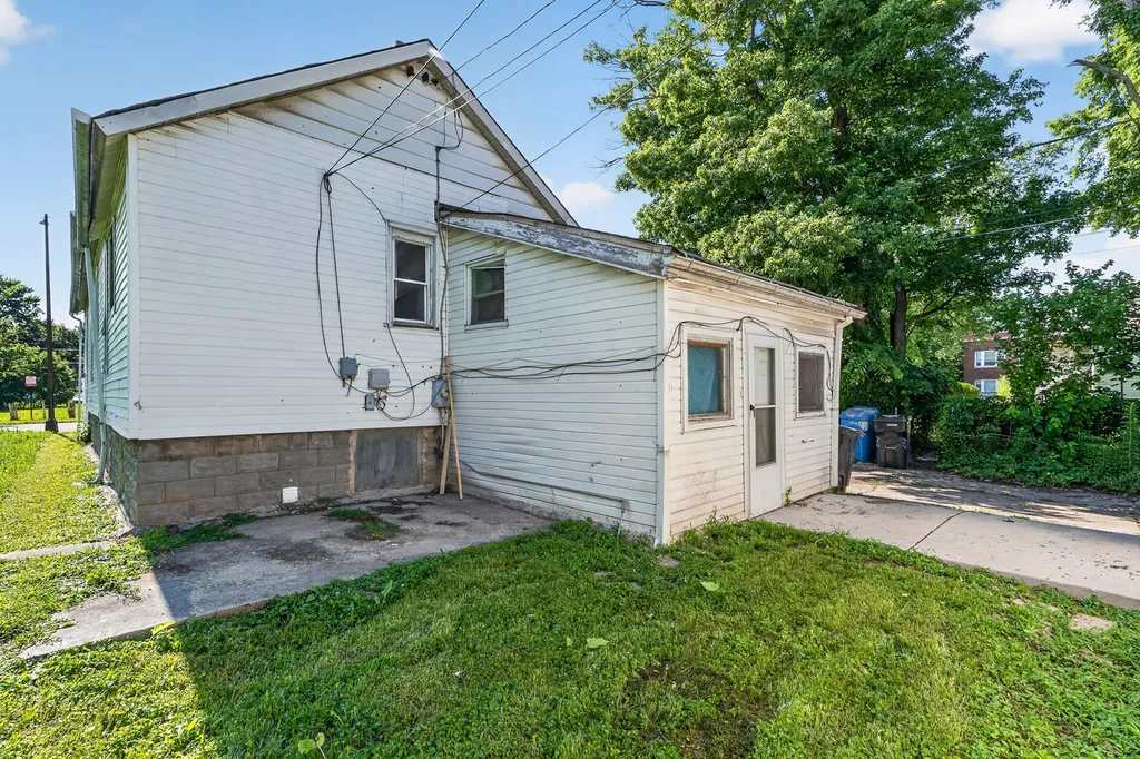 11715 South Wentworth Avenue Chicago IL 60628