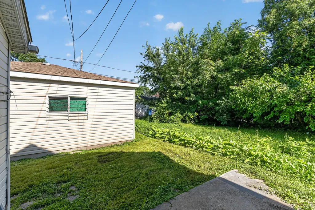 11715 South Wentworth Avenue Chicago IL 60628