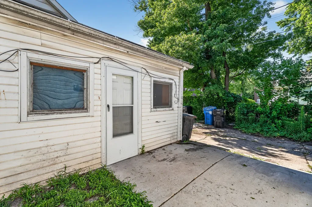 11715 South Wentworth Avenue Chicago IL 60628