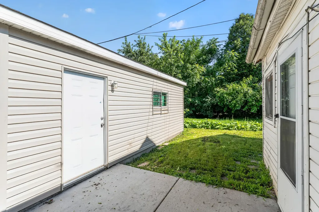 11715 South Wentworth Avenue Chicago IL 60628