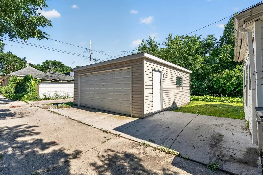 11715 South Wentworth Avenue Chicago IL 60628