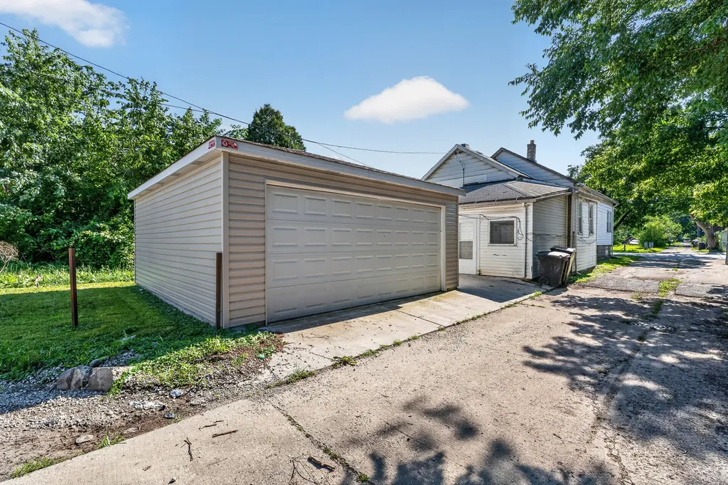 11715 South Wentworth Avenue Chicago IL 60628