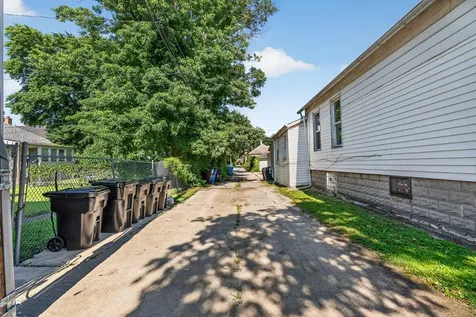 11715 South Wentworth Avenue Chicago IL 60628