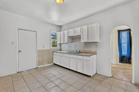 11715 South Wentworth Avenue Chicago IL 60628