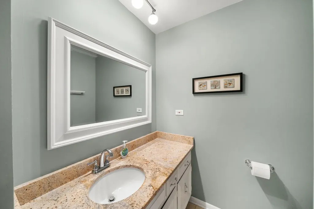 901 Claremont Drive Downers Grove IL 60516