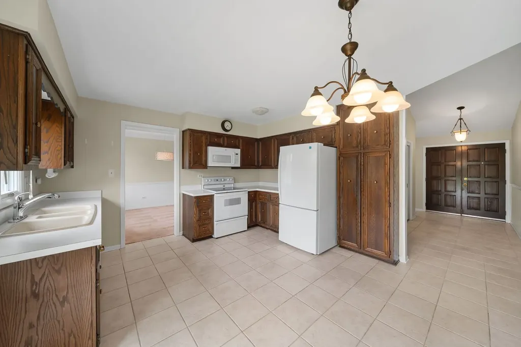 901 Claremont Drive Downers Grove IL 60516