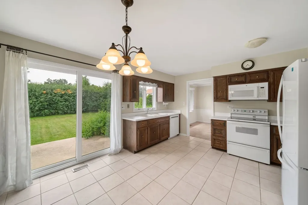 901 Claremont Drive Downers Grove IL 60516