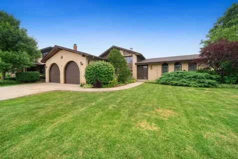 901 Claremont Drive Downers Grove IL 60516