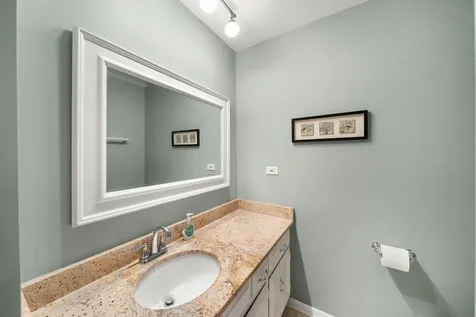 901 Claremont Drive Downers Grove IL 60516