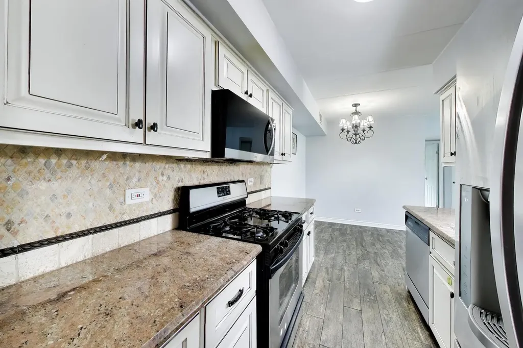 6443 Clarendon Hills Road Willowbrook IL 60527