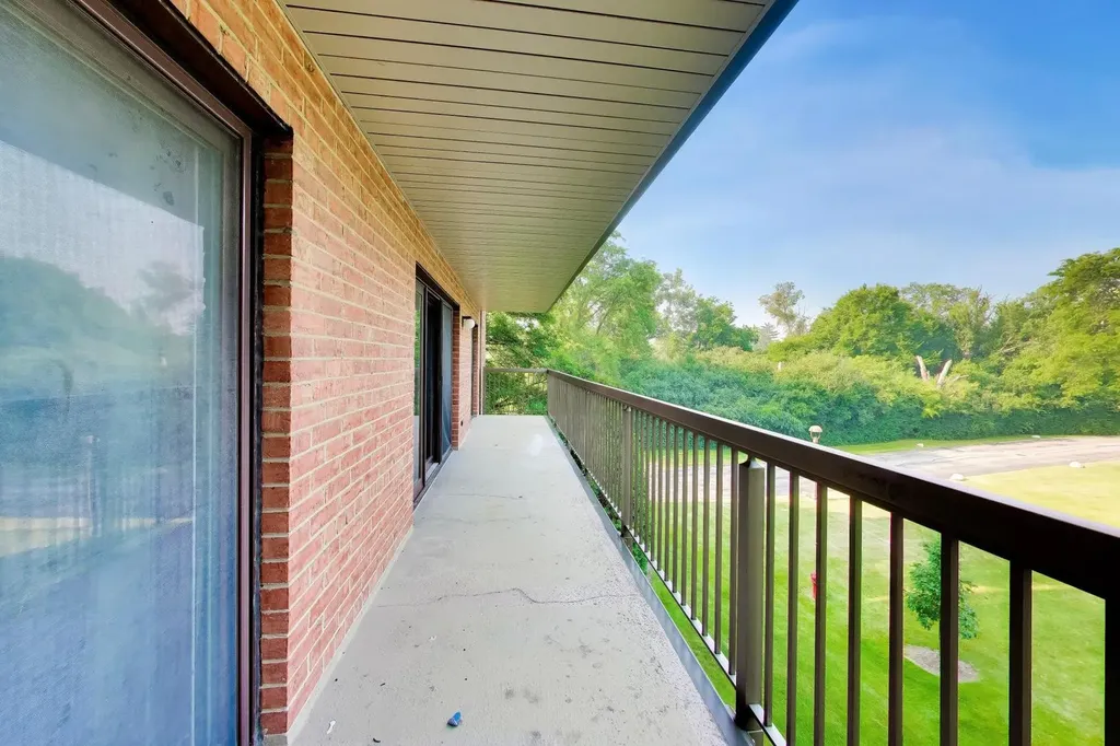 6443 Clarendon Hills Road Willowbrook IL 60527
