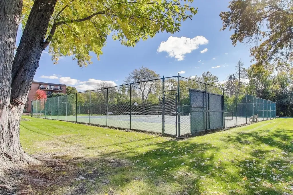 6443 Clarendon Hills Road Willowbrook IL 60527
