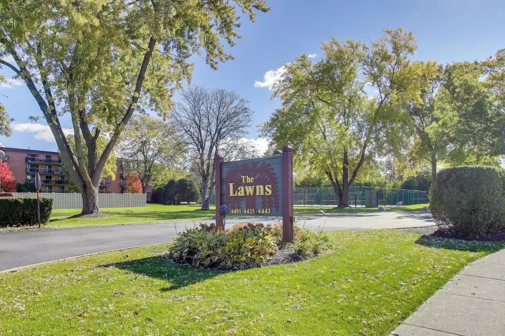 6443 Clarendon Hills Road Willowbrook IL 60527