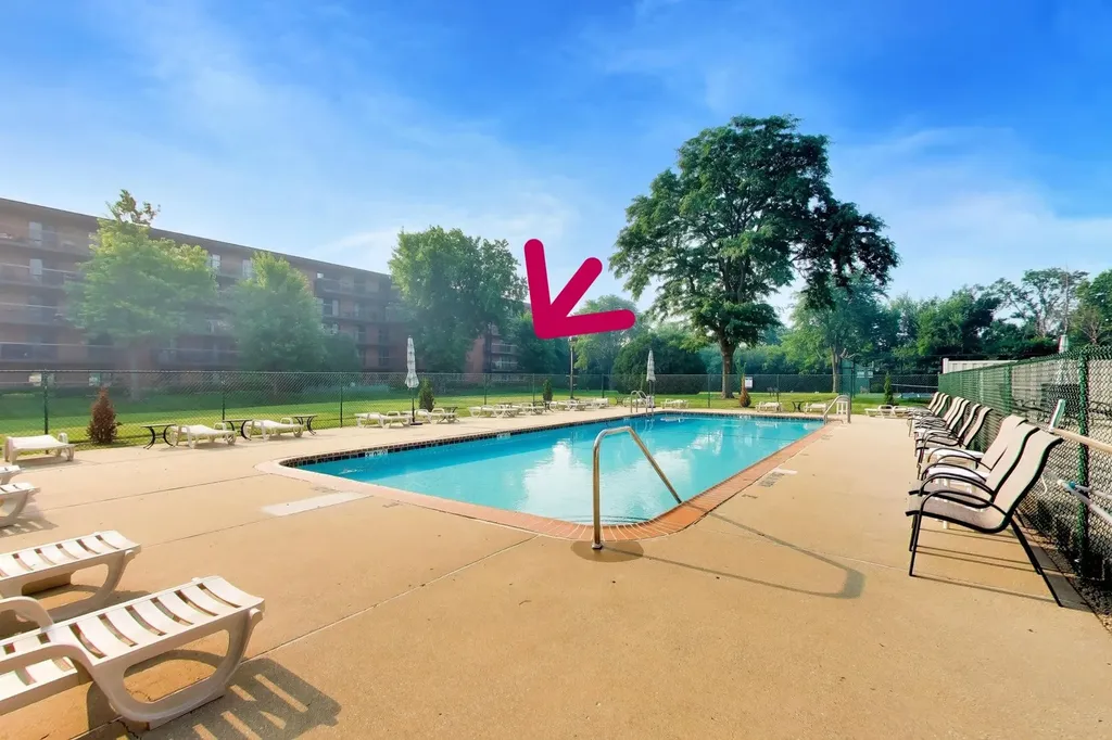 6443 Clarendon Hills Road Willowbrook IL 60527