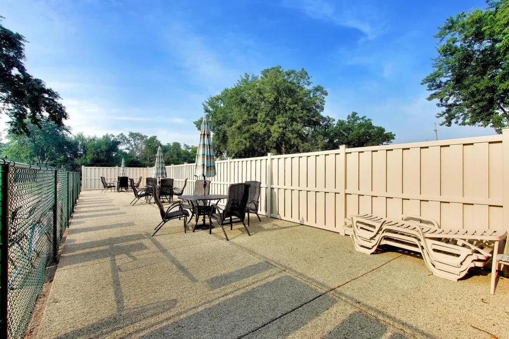 6443 Clarendon Hills Road Willowbrook IL 60527