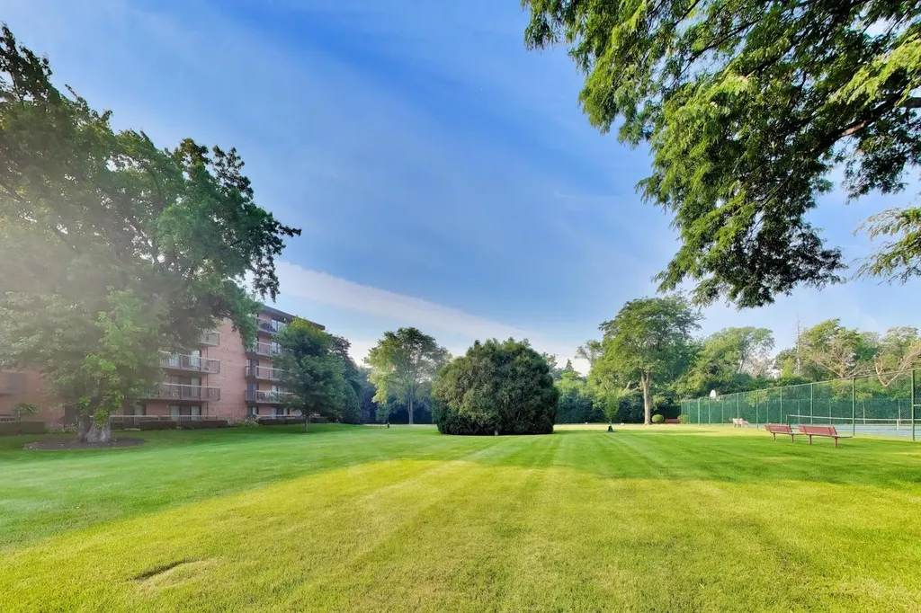 6443 Clarendon Hills Road Willowbrook IL 60527