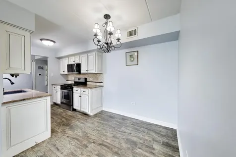 6443 Clarendon Hills Road Willowbrook IL 60527