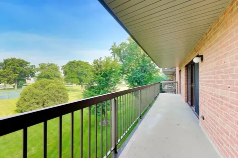 6443 Clarendon Hills Road Willowbrook IL 60527