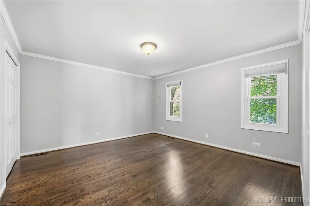 562 Roxbury Drive Naperville IL 60565
