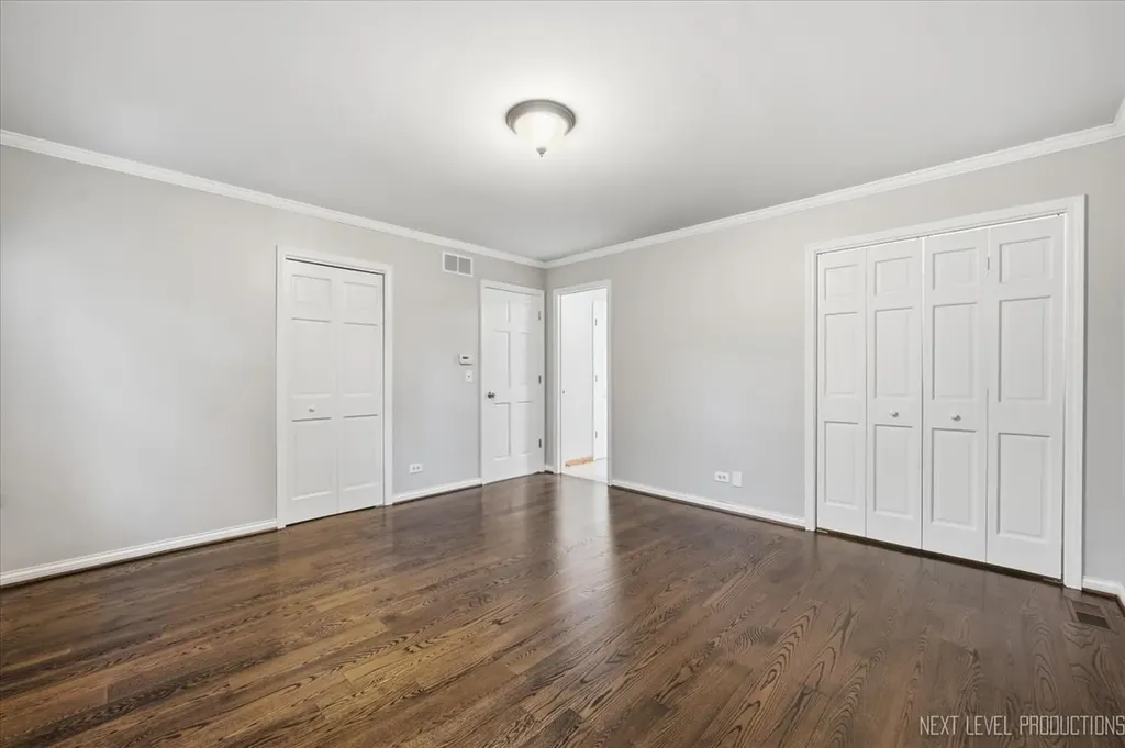 562 Roxbury Drive Naperville IL 60565