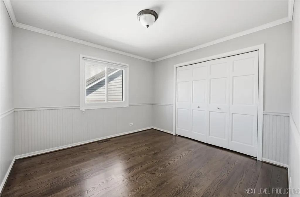 562 Roxbury Drive Naperville IL 60565