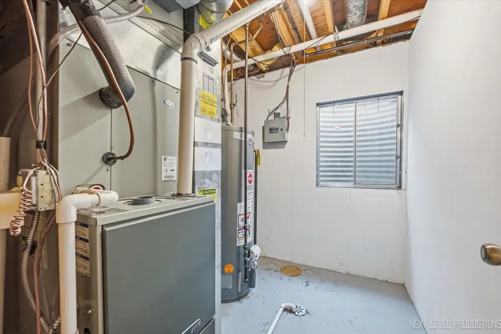 562 Roxbury Drive Naperville IL 60565