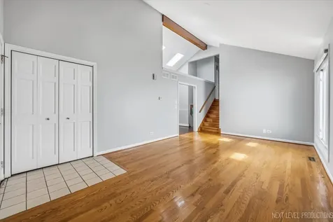 562 Roxbury Drive Naperville IL 60565