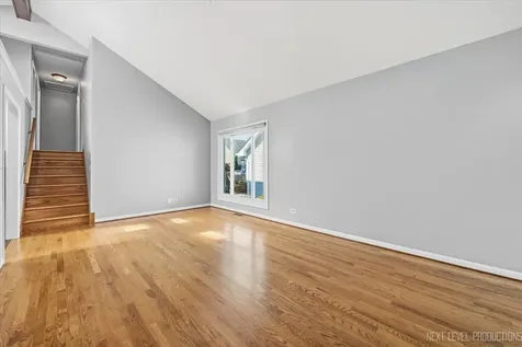 562 Roxbury Drive Naperville IL 60565