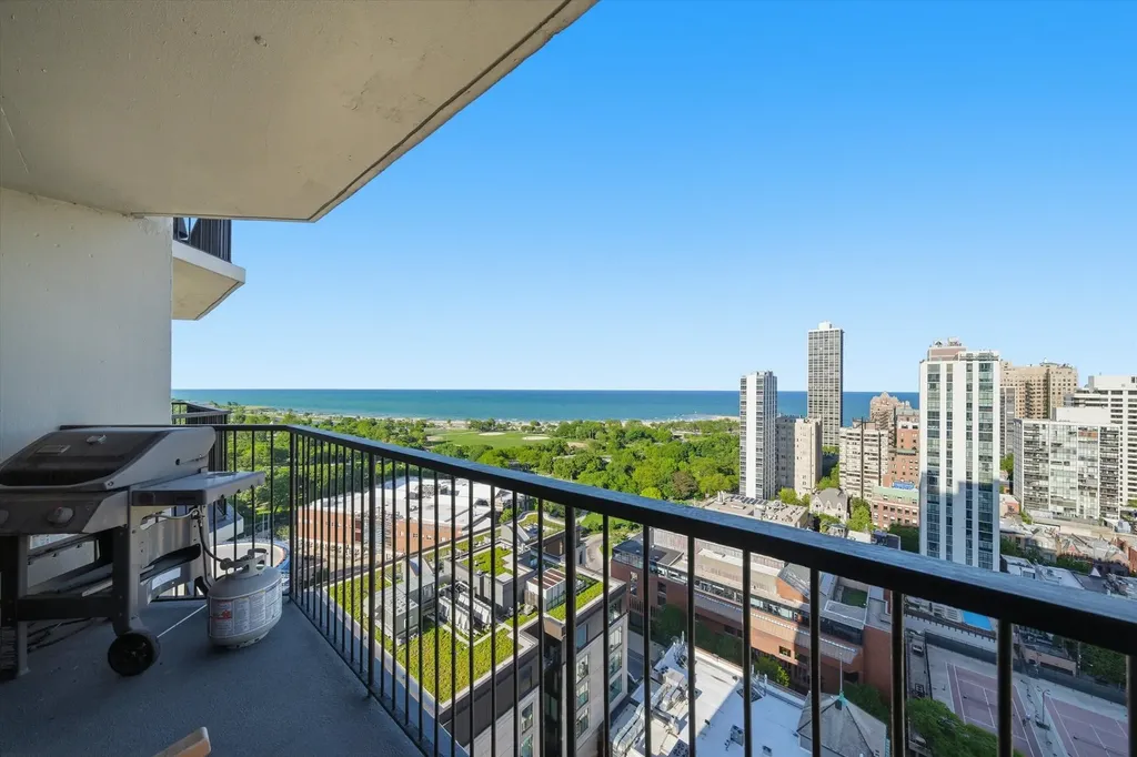 1560 North Sandburg Terrace Chicago IL 60610