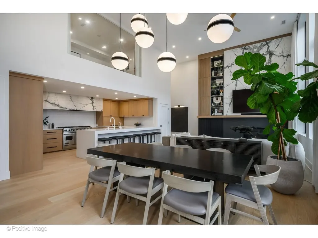 1660 North Hudson Avenue Chicago IL 60614