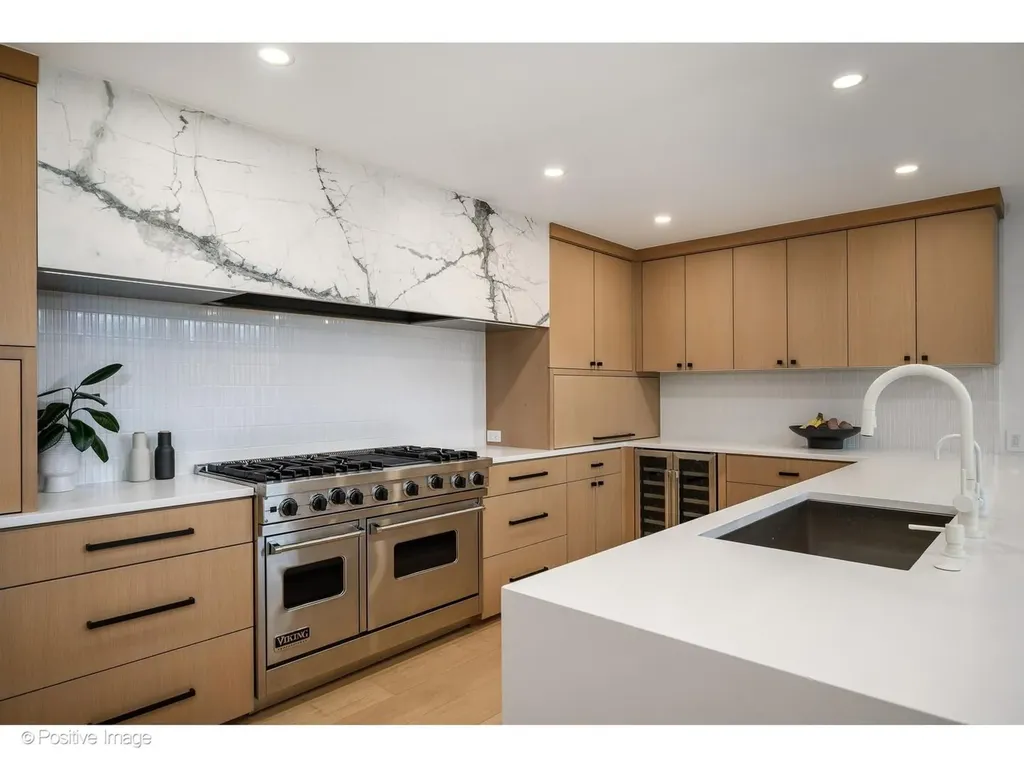 1660 North Hudson Avenue Chicago IL 60614