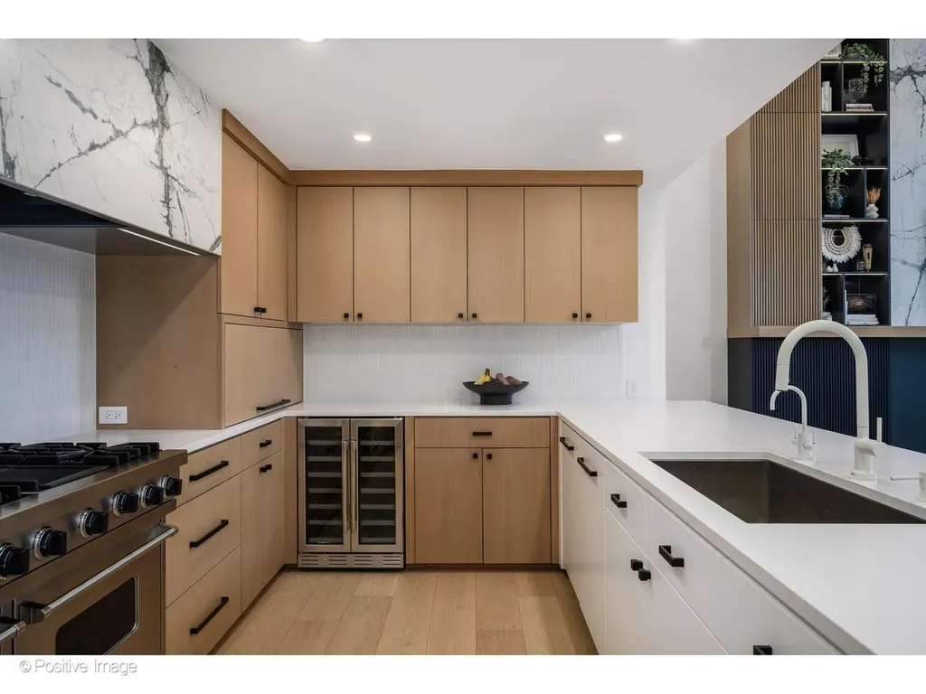 1660 North Hudson Avenue Chicago IL 60614