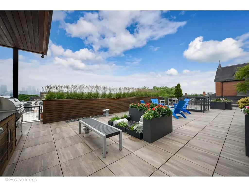 1660 North Hudson Avenue Chicago IL 60614