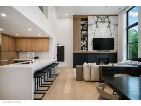 1660 North Hudson Avenue Chicago IL 60614