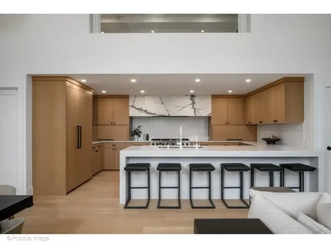 1660 North Hudson Avenue Chicago IL 60614
