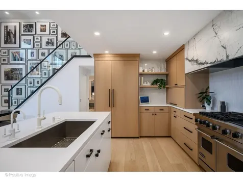 1660 North Hudson Avenue Chicago IL 60614