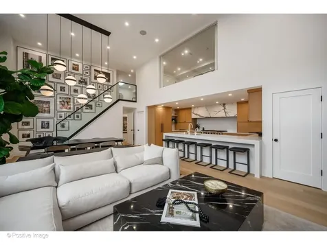 1660 North Hudson Avenue Chicago IL 60614