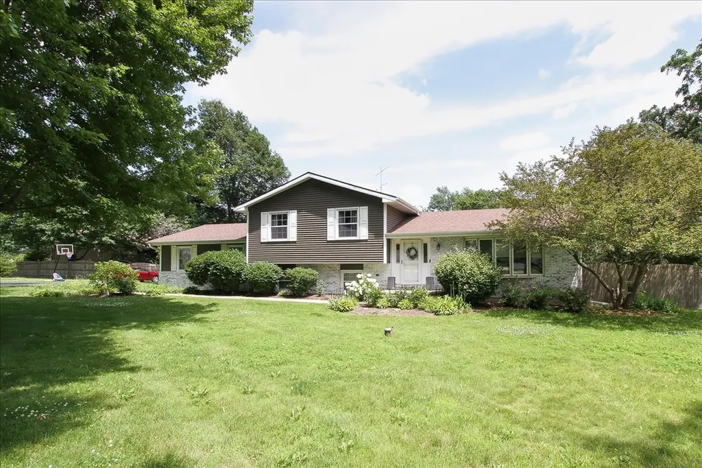 4N681 Brookside West Drive St. Charles IL 60175
