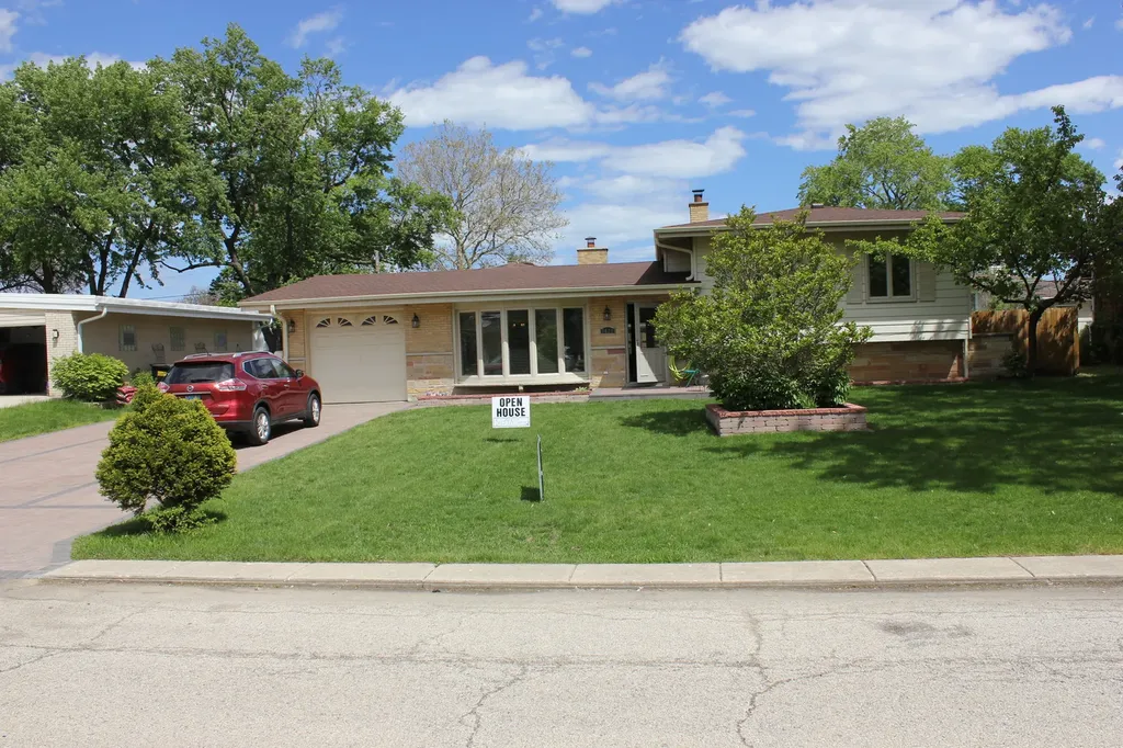 5639 North Manor Lane Norwood Park Township IL 60631